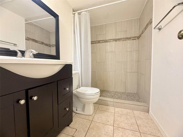 6701 Sands Point Drive 36, Houston, TX 77074