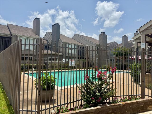 6701 Sands Point Drive 36, Houston, TX 77074