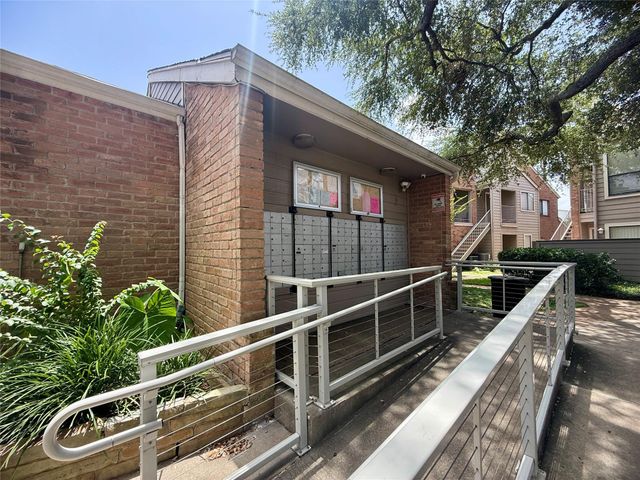 6701 Sands Point Drive 36, Houston, TX 77074