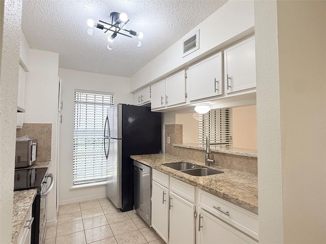 6701 Sands Point Drive 36, Houston, TX 77074