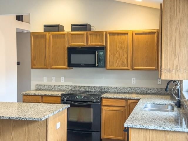 925 MAPLE CREEK DRIVE, Orlando, FL 32828