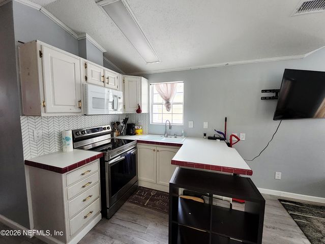 1074 FRONT Street 84, Welaka, FL 32193
