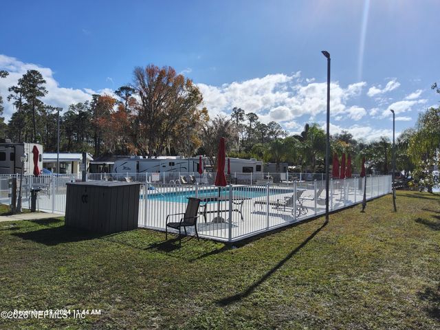 1074 FRONT Street 84, Welaka, FL 32193
