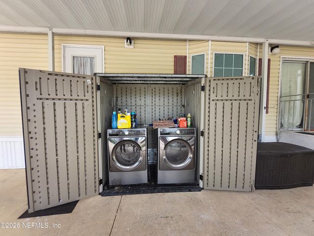 1074 FRONT Street 84, Welaka, FL 32193