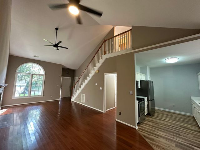 8251 Hempshire Place Apt 104, Raleigh, NC 27613