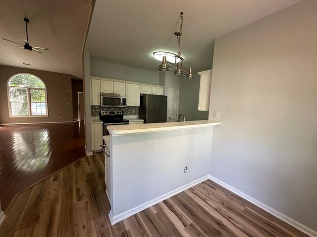 8251 Hempshire Place Apt 104, Raleigh, NC 27613