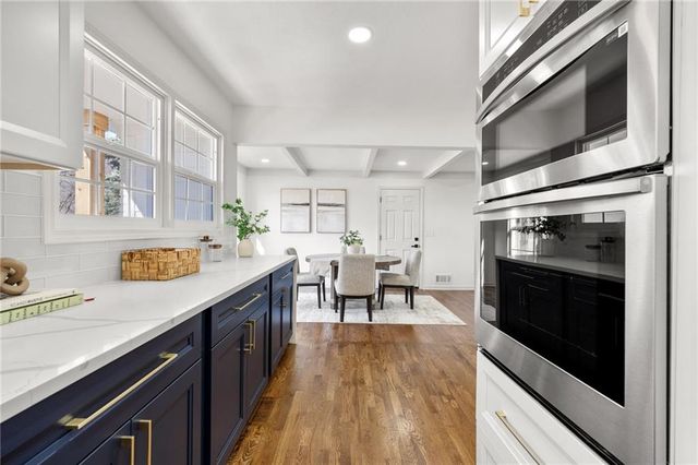 3520 W 93rd Street, Leawood, KS 66206