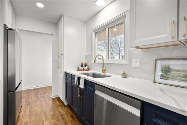 3520 W 93rd Street, Leawood, KS 66206