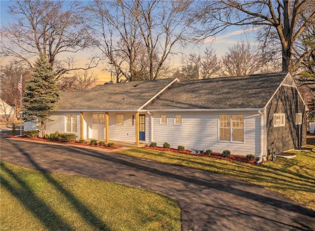 3520 W 93rd Street, Leawood, KS 66206