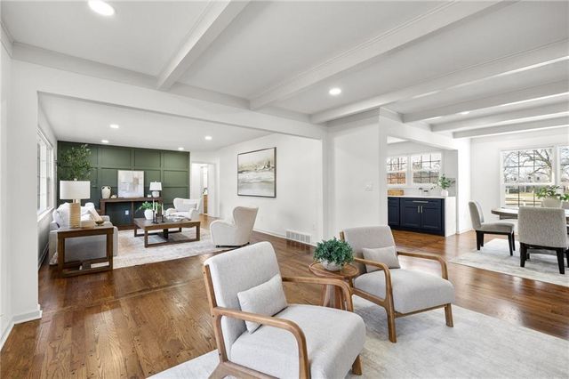 3520 W 93rd Street, Leawood, KS 66206