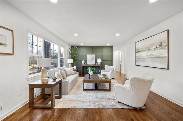 3520 W 93rd Street, Leawood, KS 66206