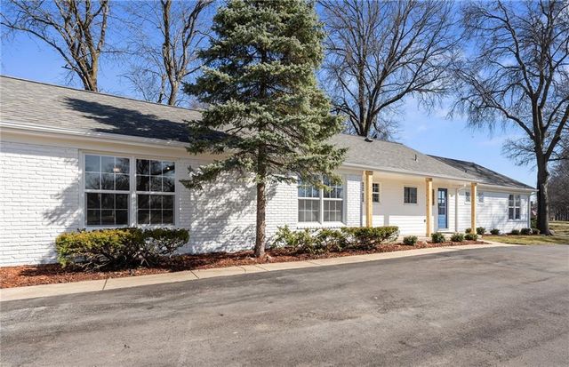 3520 W 93rd Street, Leawood, KS 66206