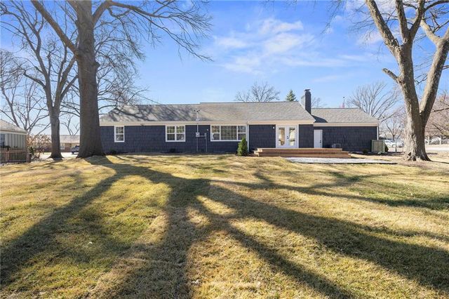 3520 W 93rd Street, Leawood, KS 66206