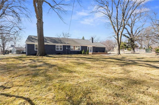 3520 W 93rd Street, Leawood, KS 66206