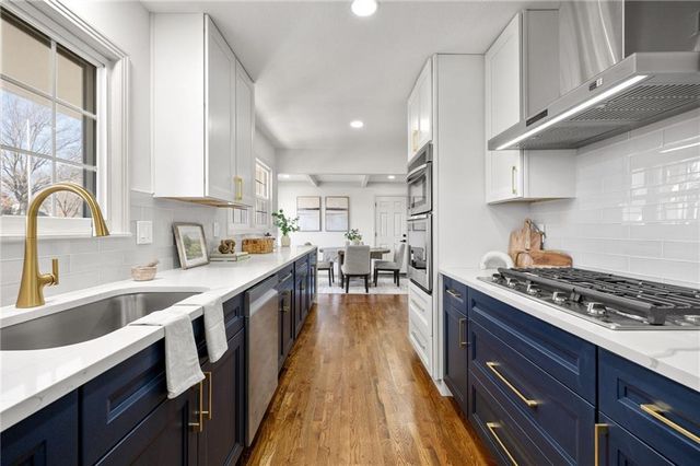 3520 W 93rd Street, Leawood, KS 66206