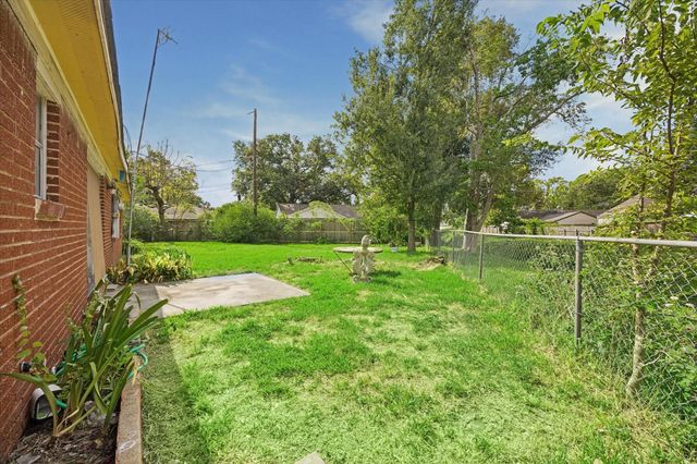 9639 Kerrwood Lane, Houston, TX 77080