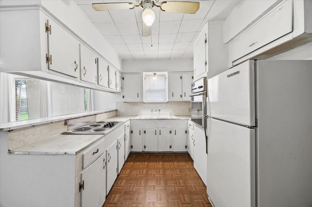 9639 Kerrwood Lane, Houston, TX 77080