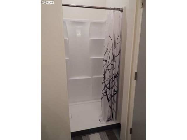 728 Se RICE Ave, Roseburg, OR 97470