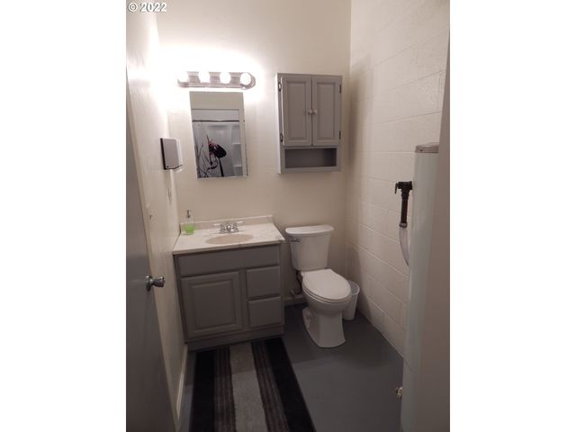 728 Se RICE Ave, Roseburg, OR 97470