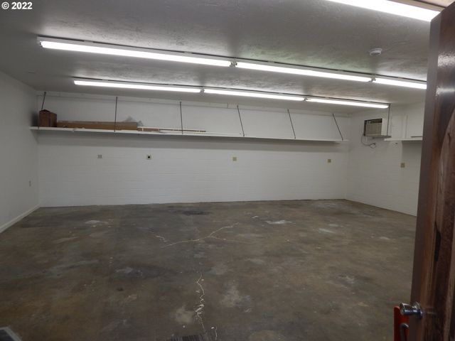 728 Se RICE Ave, Roseburg, OR 97470
