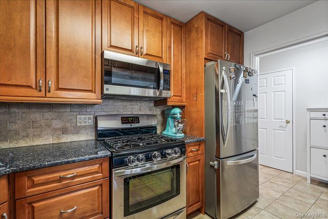 215-15 23rd Avenue TH 10, Bayside, NY 11360