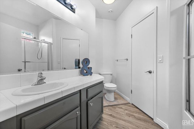 9803 Manhattan Drive, Bakersfield, CA 93312