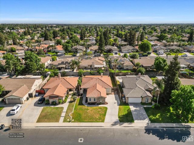 9803 Manhattan Drive, Bakersfield, CA 93312