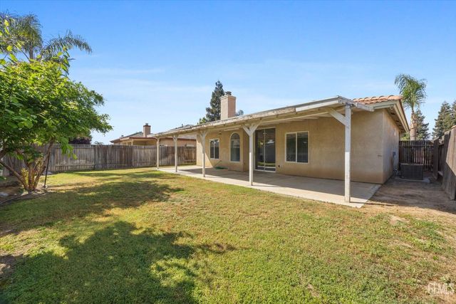 9803 Manhattan Drive, Bakersfield, CA 93312