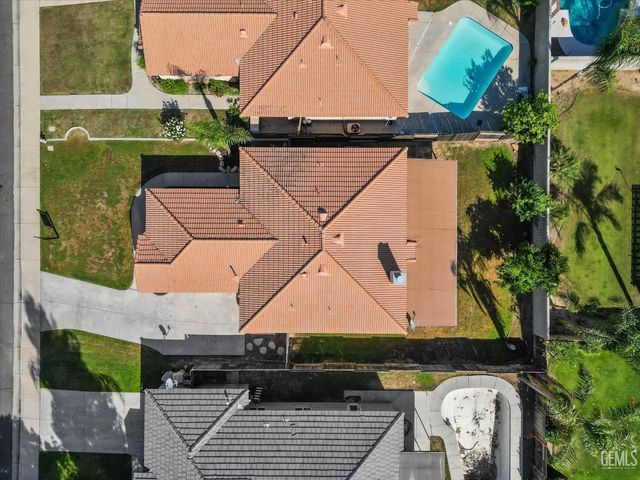 9803 Manhattan Drive, Bakersfield, CA 93312