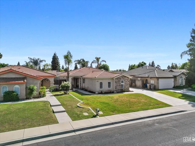 9803 Manhattan Drive, Bakersfield, CA 93312
