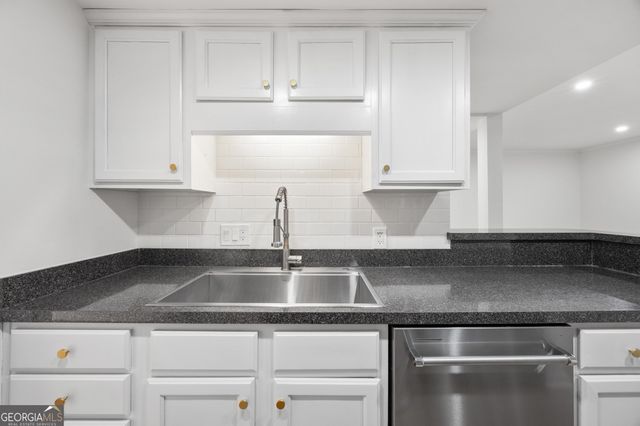 22 Ivy Parkway NE, Atlanta, GA 30342