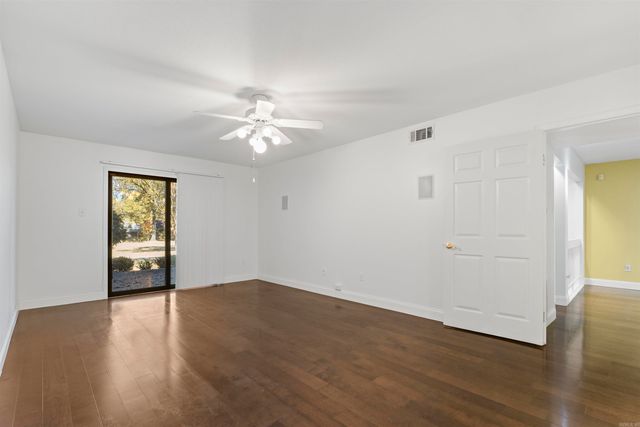 20 Fairway Woods Circle, Maumelle, AR 72113