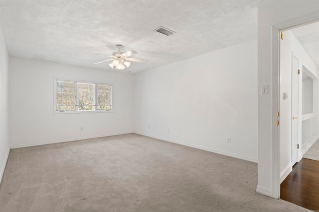 20 Fairway Woods Circle, Maumelle, AR 72113