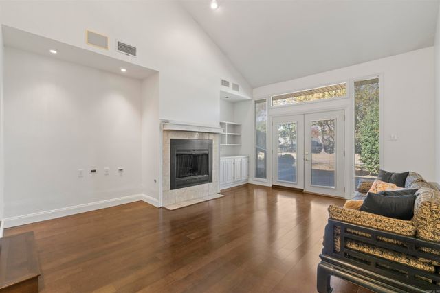 20 Fairway Woods Circle, Maumelle, AR 72113