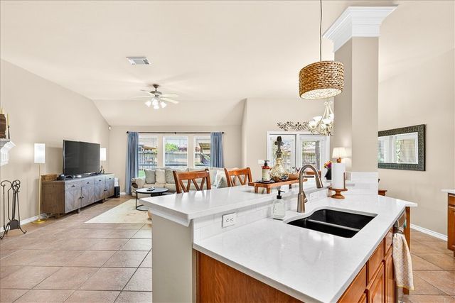 7521 Freds Folly Dr, Corpus Christi, TX 78414