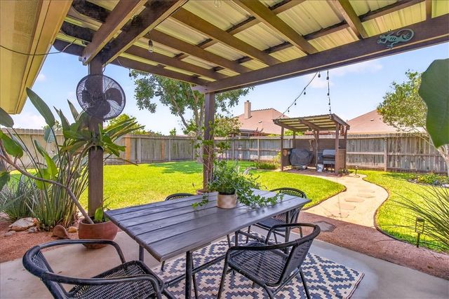 7521 Freds Folly Dr, Corpus Christi, TX 78414