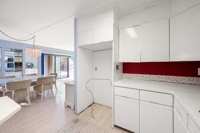 55 Tall Oaks Dr L8, Weymouth, MA 02190