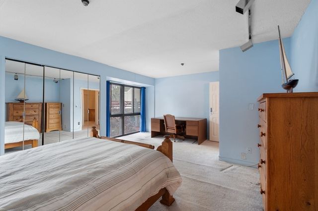 55 Tall Oaks Dr L8, Weymouth, MA 02190