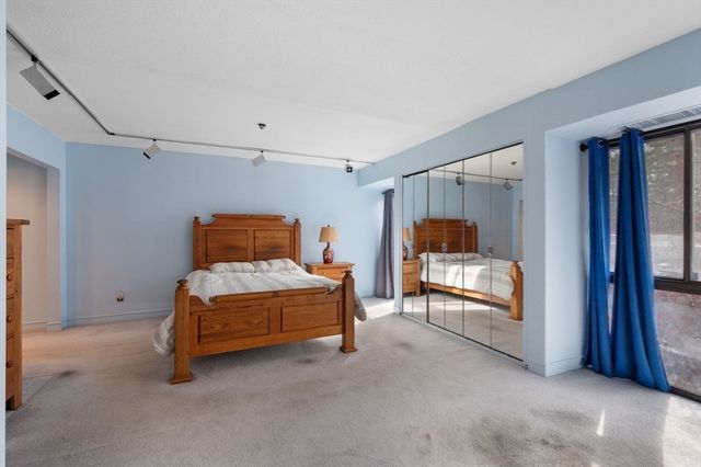 55 Tall Oaks Dr L8, Weymouth, MA 02190