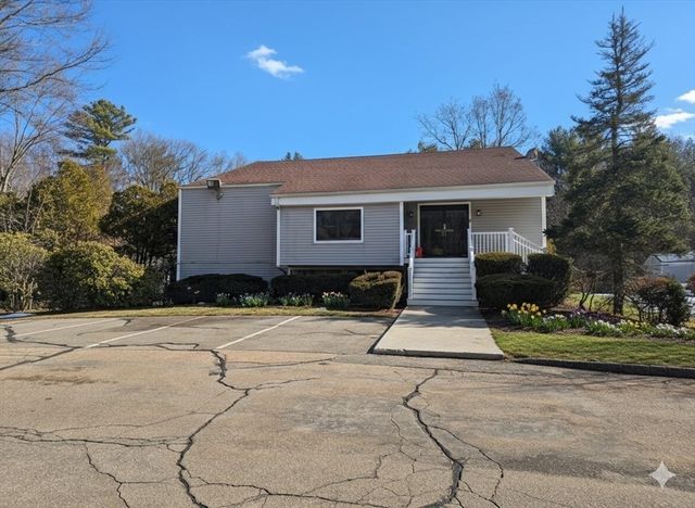 55 Tall Oaks Dr L8, Weymouth, MA 02190