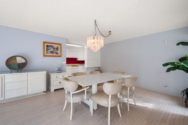 55 Tall Oaks Dr L8, Weymouth, MA 02190