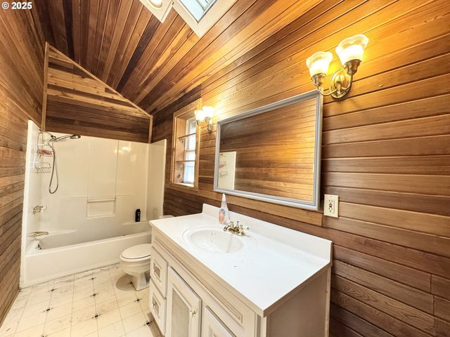 2514 WILLOWS Rd, Seaview, WA 98644