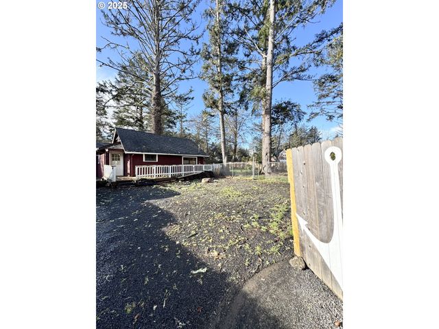 2514 WILLOWS Rd, Seaview, WA 98644