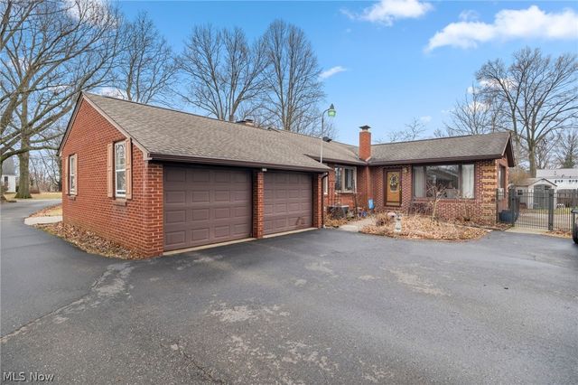 3287 Broadhaven Avenue NW, Massillon, OH 44646