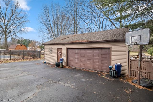 3287 Broadhaven Avenue NW, Massillon, OH 44646