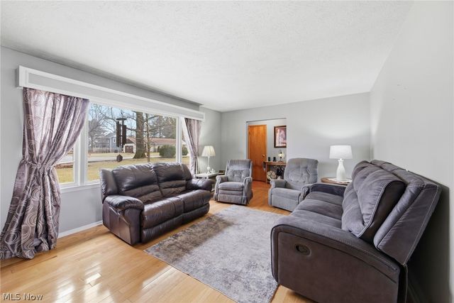 3287 Broadhaven Avenue NW, Massillon, OH 44646