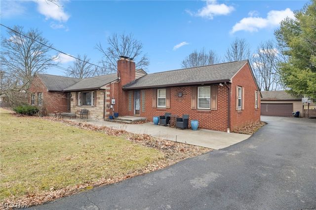 3287 Broadhaven Avenue NW, Massillon, OH 44646