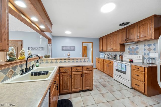 3287 Broadhaven Avenue NW, Massillon, OH 44646