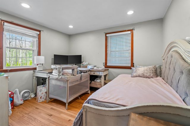 5 Chartwell Court, Londonderry, NH 03053