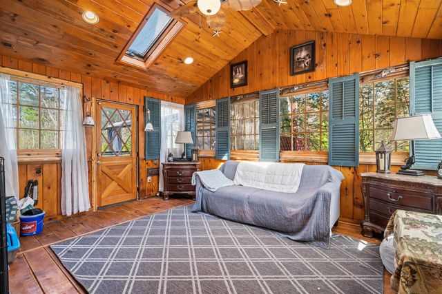 5 Chartwell Court, Londonderry, NH 03053